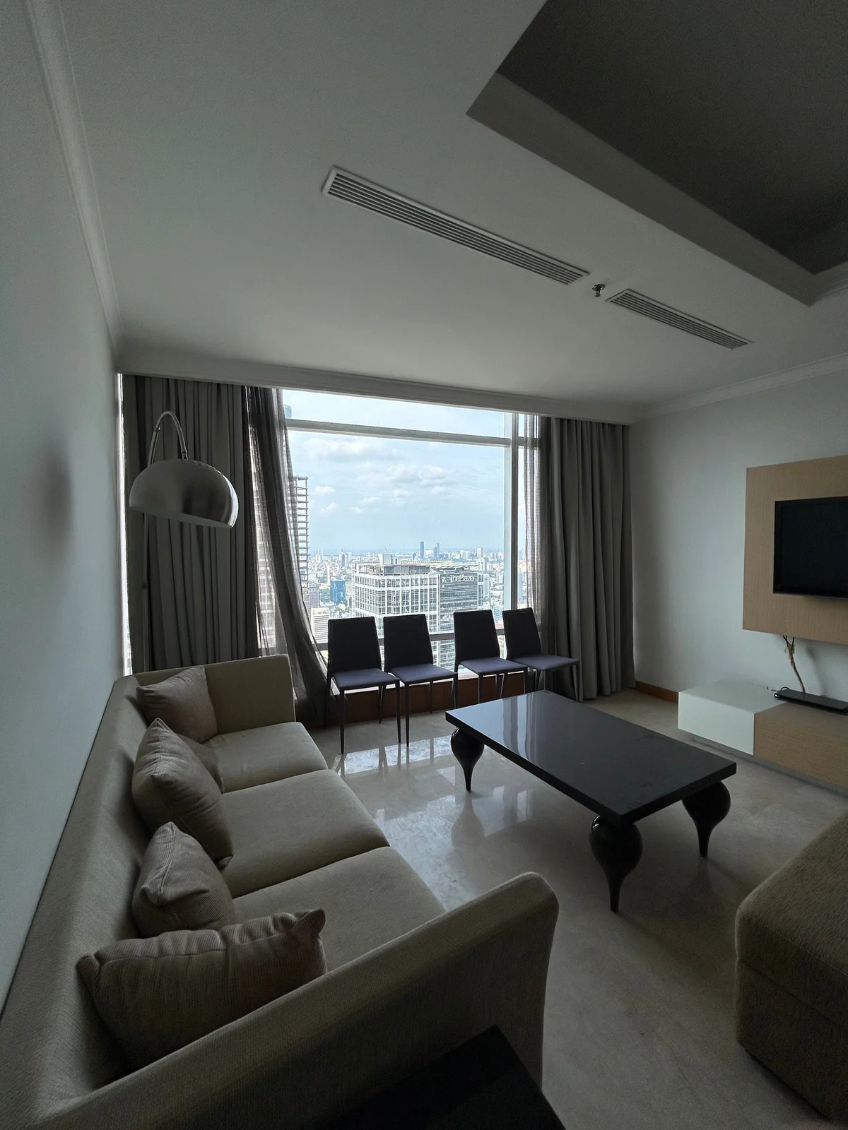 Apartemen Mewah Kempinski Private Residence 123m2 Lantai 56 Jakarta Pusat