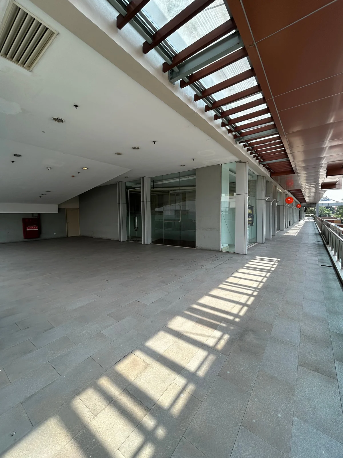 Ruang Usaha Kios The Mansion at Kemang Ground Floor Ex Bank Jakarta Selatan