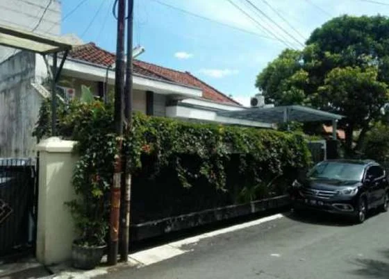 Rumah Strategis Batu Indah VI Bandung, Aset Lelang Pilihan! foto 2