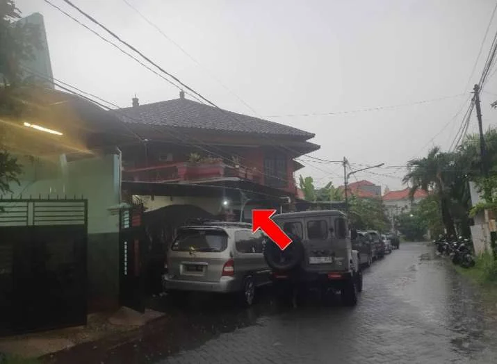Rumah Strategis Prapen Indah VII Surabaya, Aset Lelang Pilihan! foto 2
